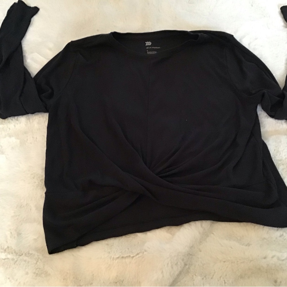 ALL IN MOTION TOP